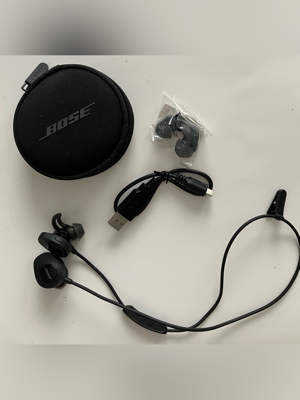 Bose SoundSport, Wireless Earbuds, (Sweatproof Bluetooth) Black
